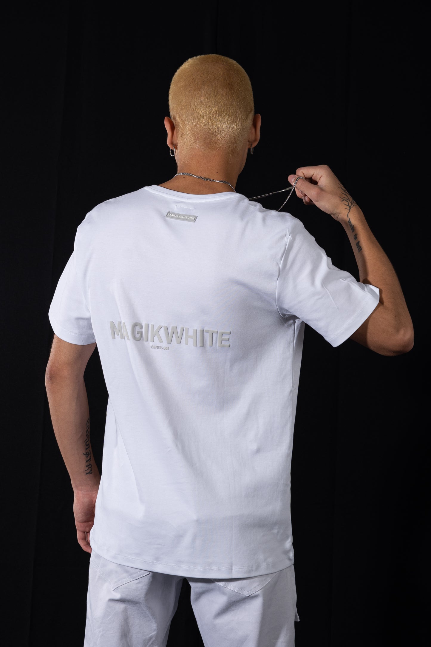 Camiseta slim fit blanca