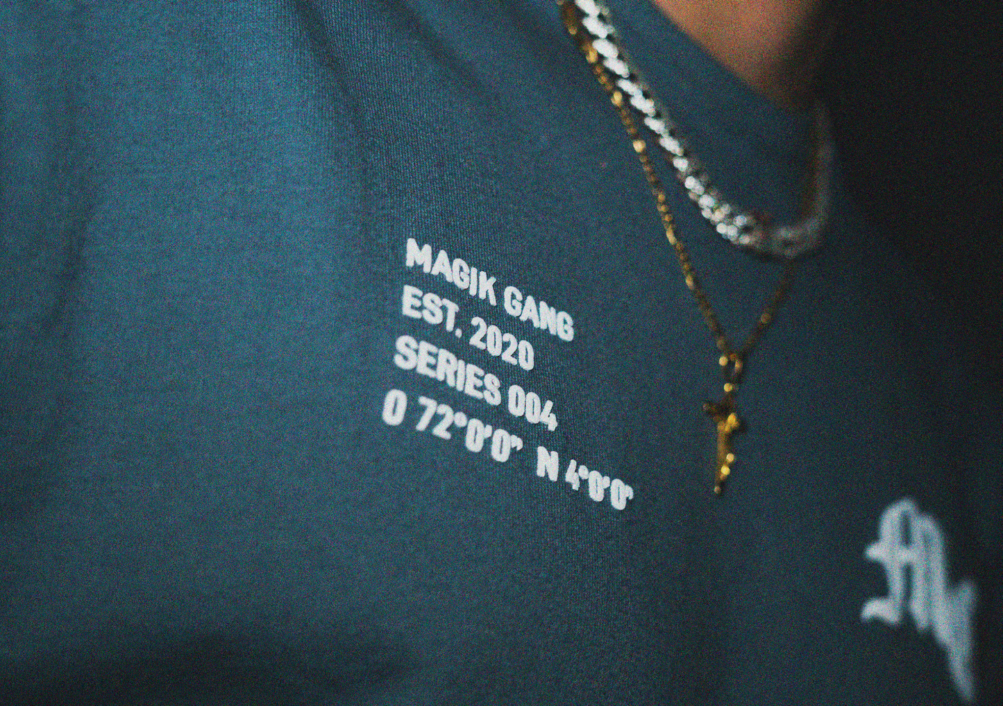 Camiseta Magik Gang Oversize alto relieve-Azul